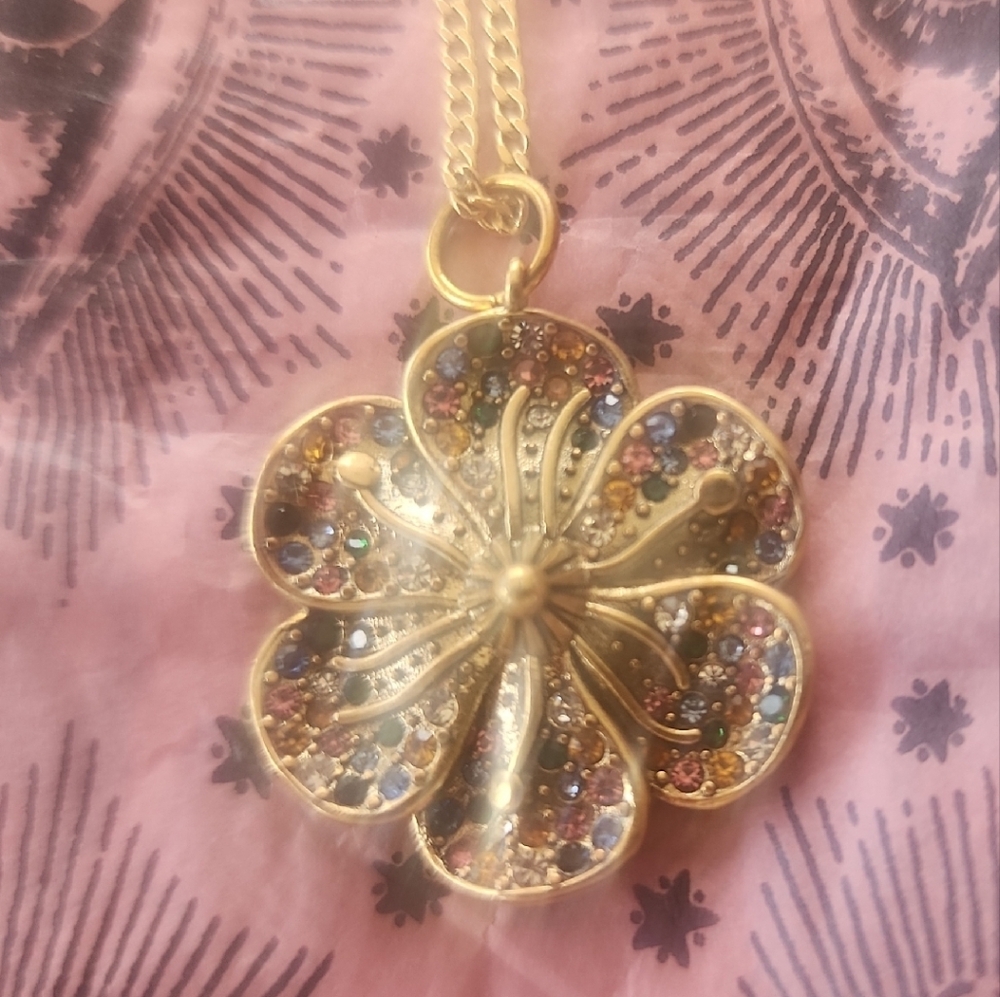 Authentic Gucciĺ Flower Necklace with Crystal Accents
